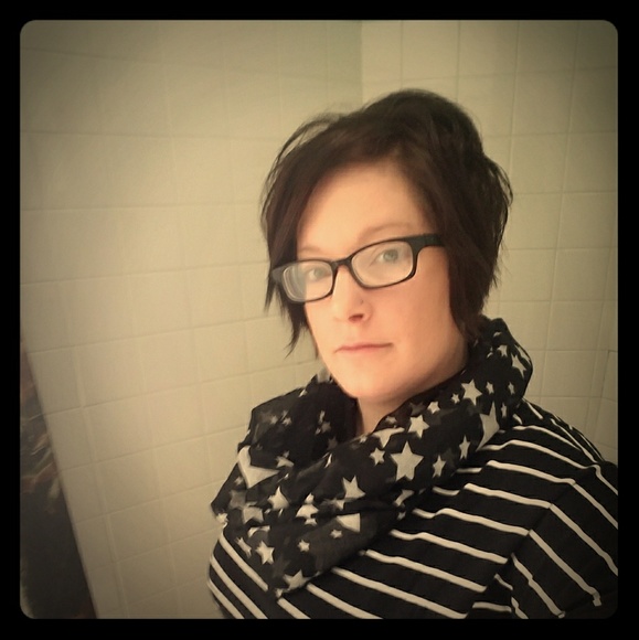 Meet your Posher, Ashley - Picture 2 of 2